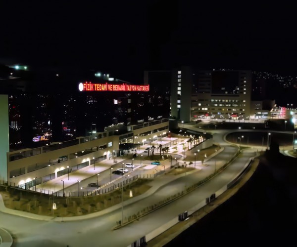 İzmir Bayraklı Şehir Hastanesi - Dış Mekan Aydınlatma Projesi