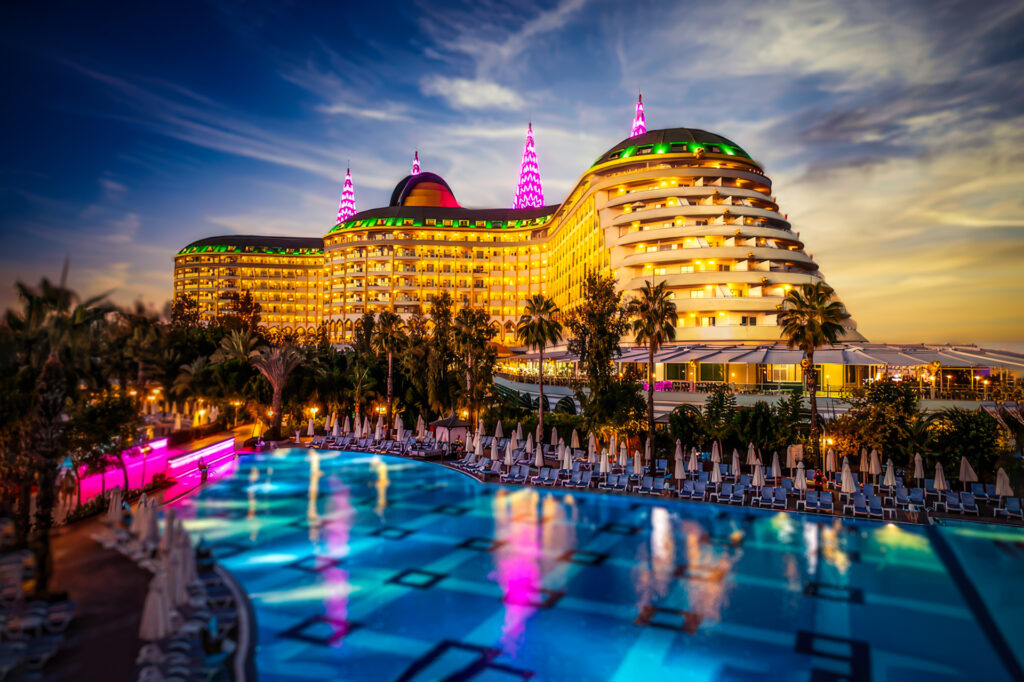 Delphin Imperial Hotel dış cephe aydınlatma projesi tasarımı.