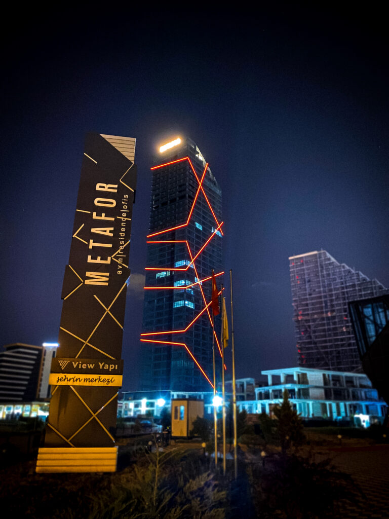 Metafor AVM dış cephe aydınlatma projesi tasarımı.
